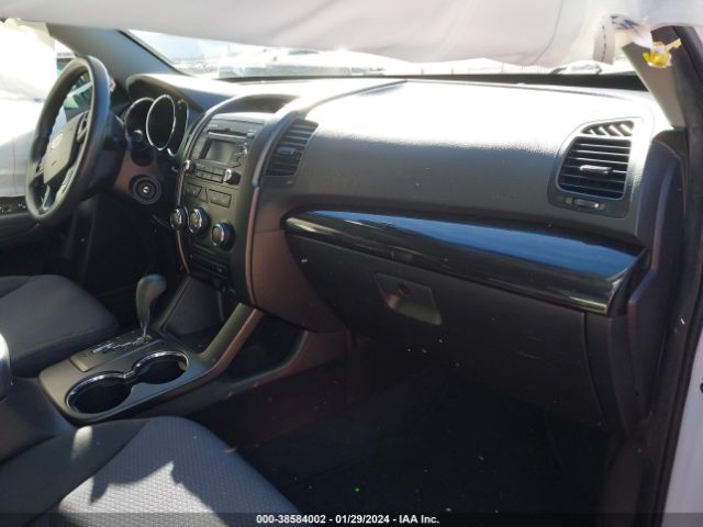 Photo 4 VIN: 5XYKT4A15BG101563 - KIA SORENTO 