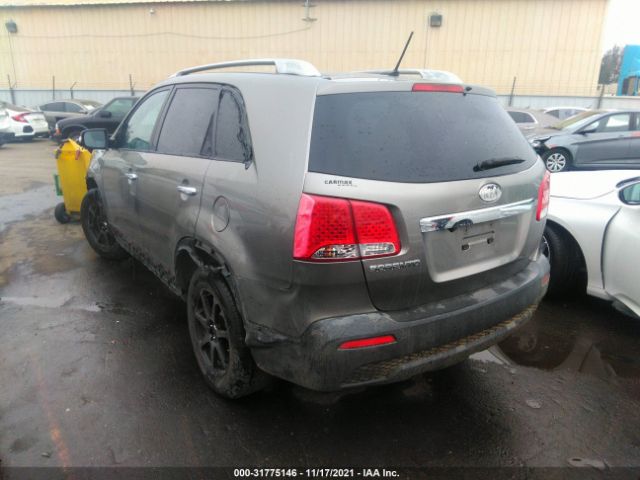 Photo 2 VIN: 5XYKT4A16BG033838 - KIA SORENTO 