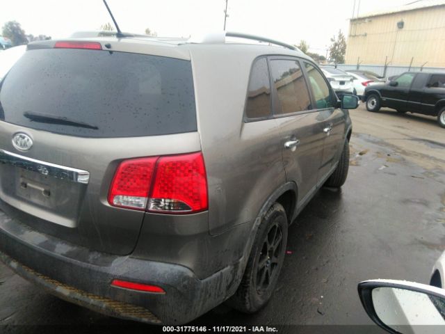 Photo 3 VIN: 5XYKT4A16BG033838 - KIA SORENTO 