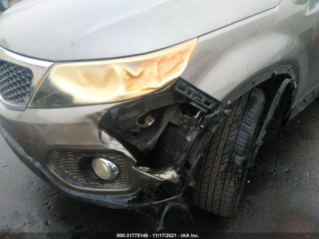 Photo 5 VIN: 5XYKT4A16BG033838 - KIA SORENTO 