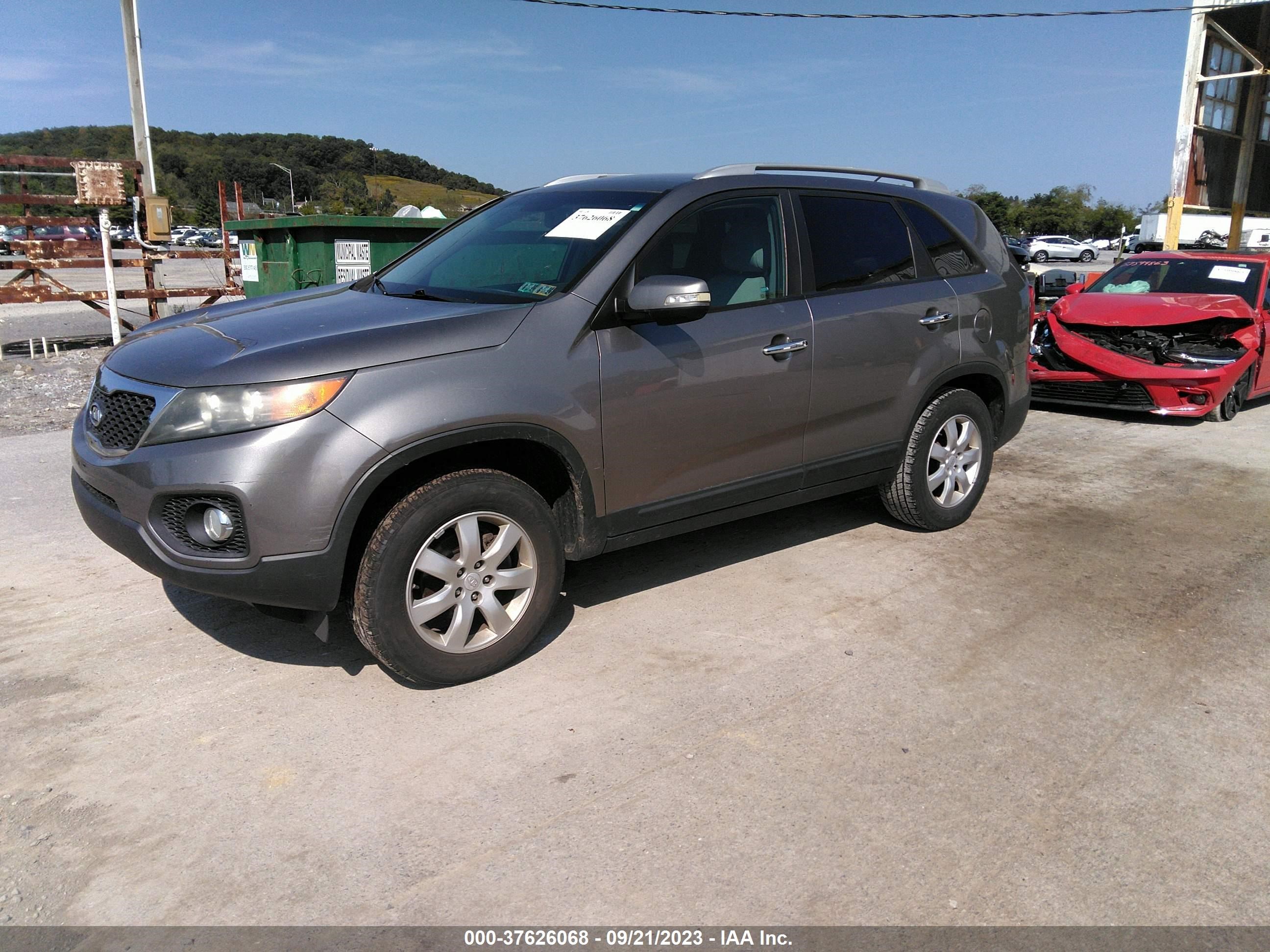 Photo 1 VIN: 5XYKT4A16BG112782 - KIA SORENTO 