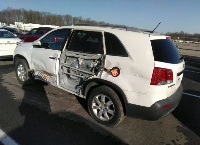 Photo 2 VIN: 5XYKT4A16BG165868 - KIA SORENTO 