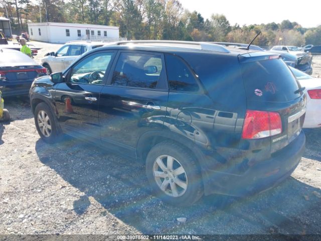 Photo 2 VIN: 5XYKT4A17BG013596 - KIA SORENTO 