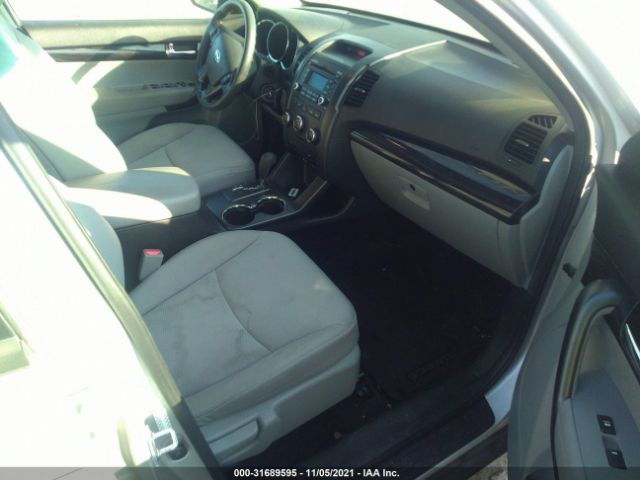 Photo 4 VIN: 5XYKT4A17BG052317 - KIA SORENTO 