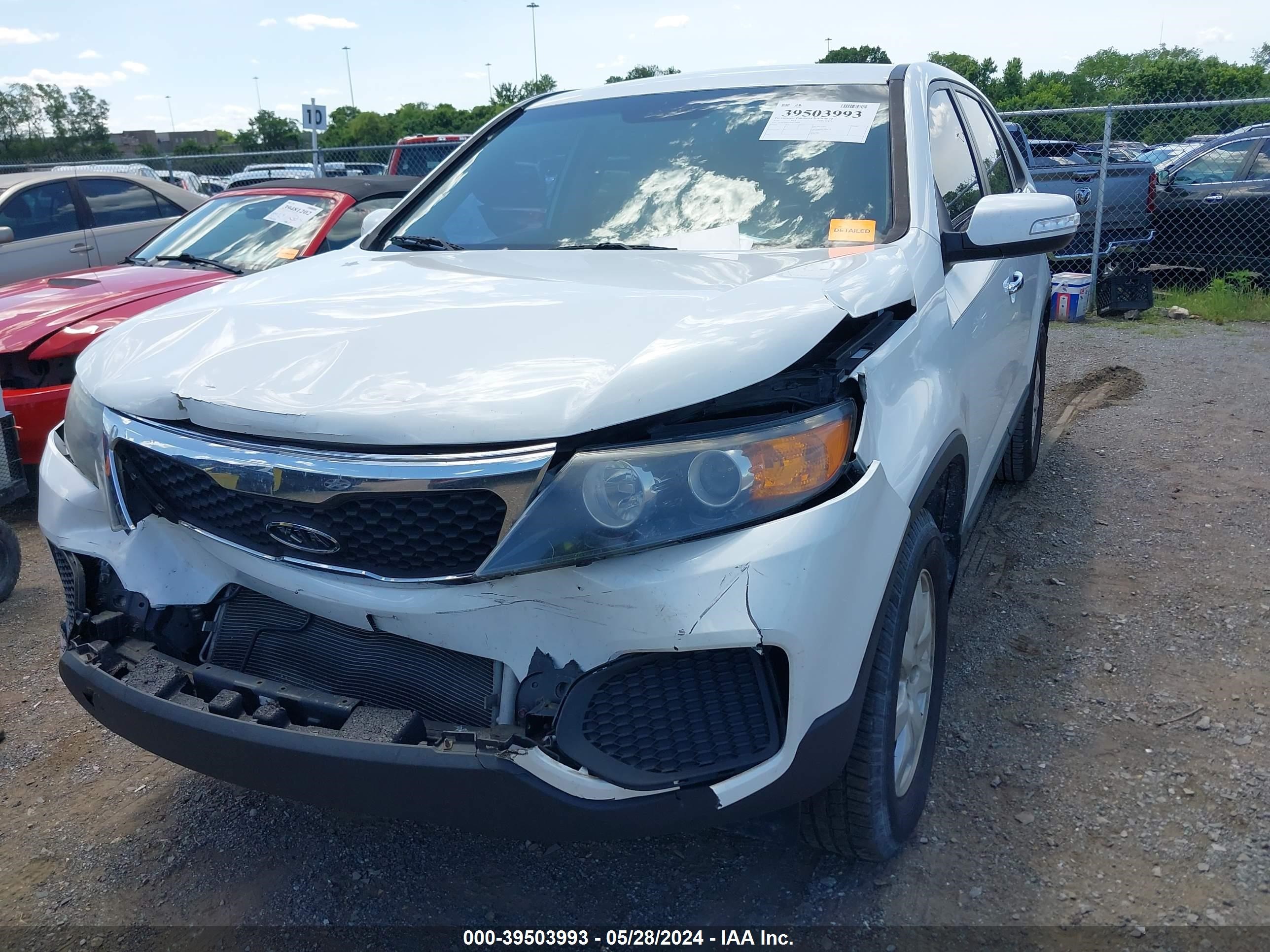 Photo 12 VIN: 5XYKT4A17DG358906 - KIA SORENTO 