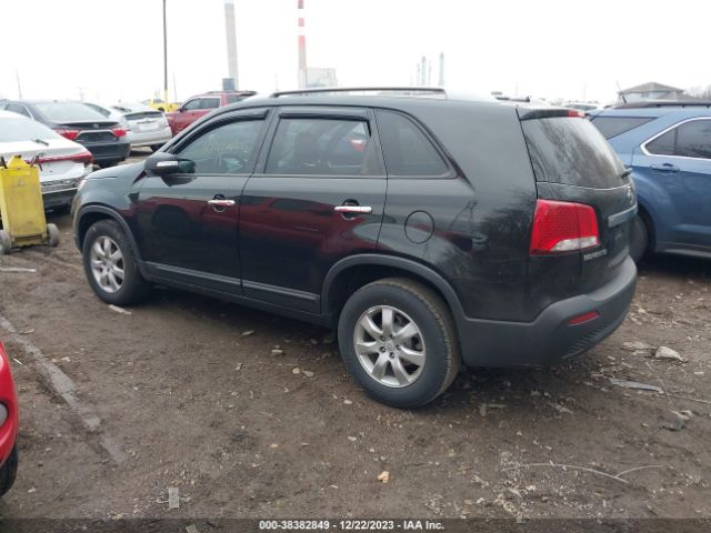 Photo 2 VIN: 5XYKT4A18BG089618 - KIA SORENTO 