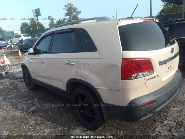 Photo 2 VIN: 5XYKT4A19BG094181 - KIA SORENTO 