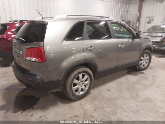 Photo 3 VIN: 5XYKT4A19BG102764 - KIA SORENTO 