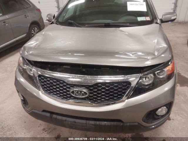 Photo 5 VIN: 5XYKT4A19BG102764 - KIA SORENTO 