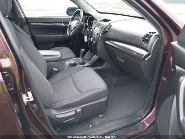 Photo 4 VIN: 5XYKT4A19BG158140 - KIA SORENTO 