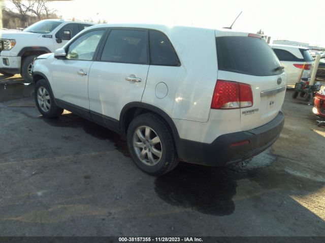 Photo 2 VIN: 5XYKT4A19CG238829 - KIA SORENTO 