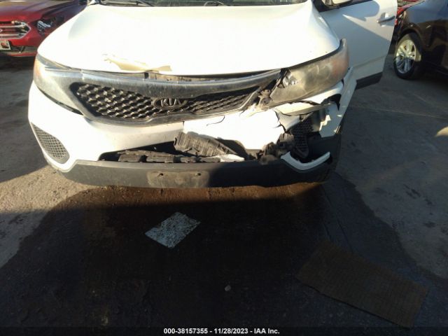 Photo 5 VIN: 5XYKT4A19CG238829 - KIA SORENTO 