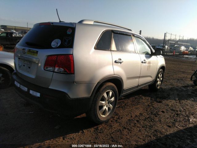 Photo 3 VIN: 5XYKT4A1XBG028609 - KIA SORENTO 