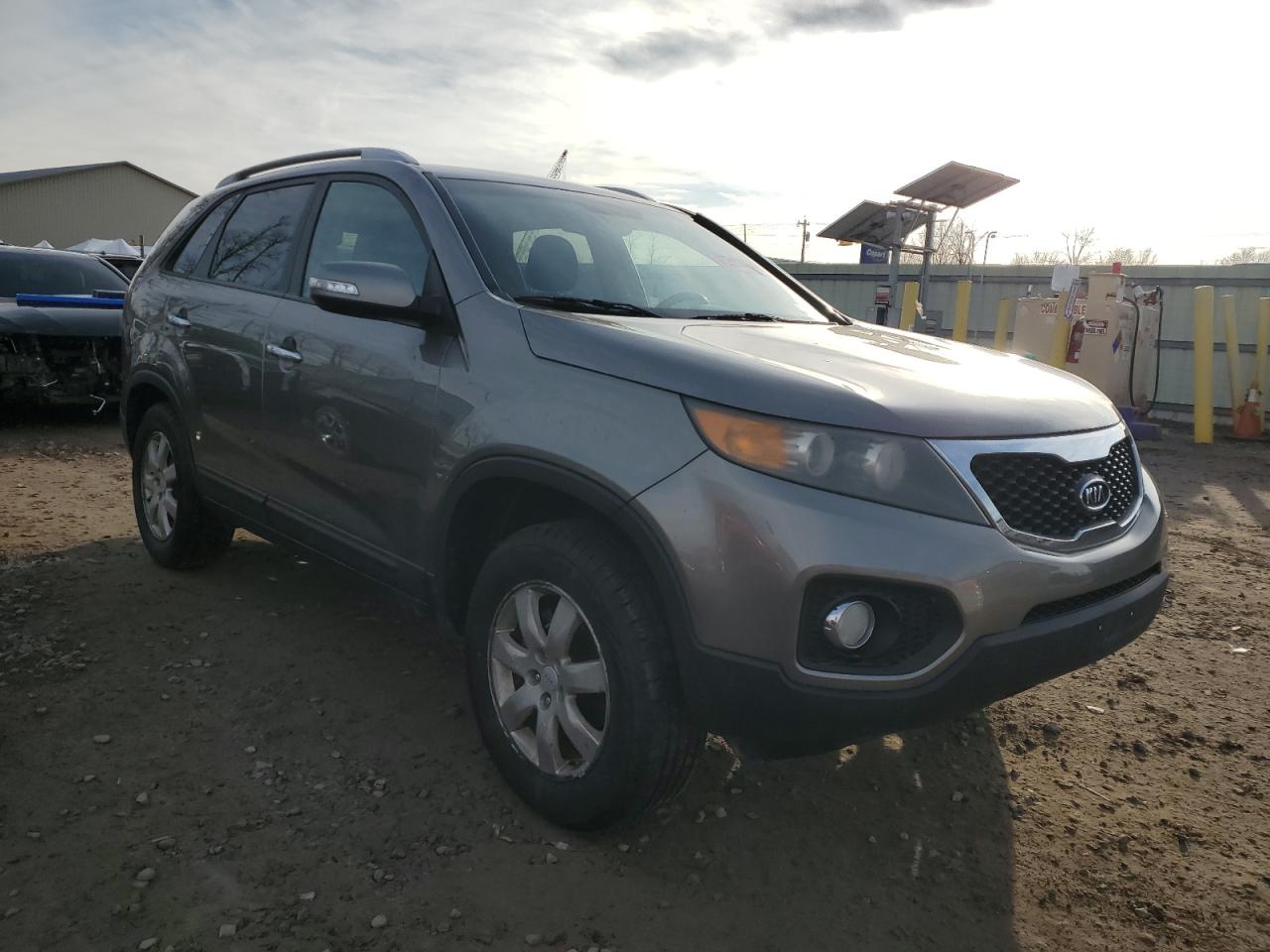 Photo 3 VIN: 5XYKT4A1XBG037326 - KIA SORENTO 