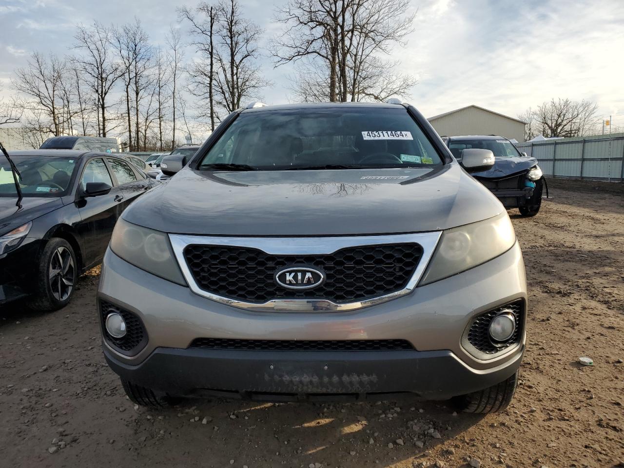 Photo 4 VIN: 5XYKT4A1XBG037326 - KIA SORENTO 