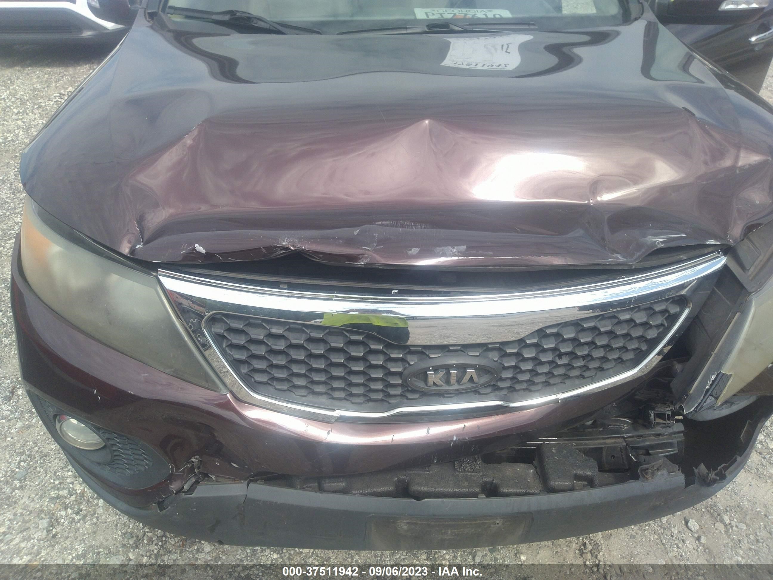 Photo 5 VIN: 5XYKT4A1XBG089930 - KIA SORENTO 