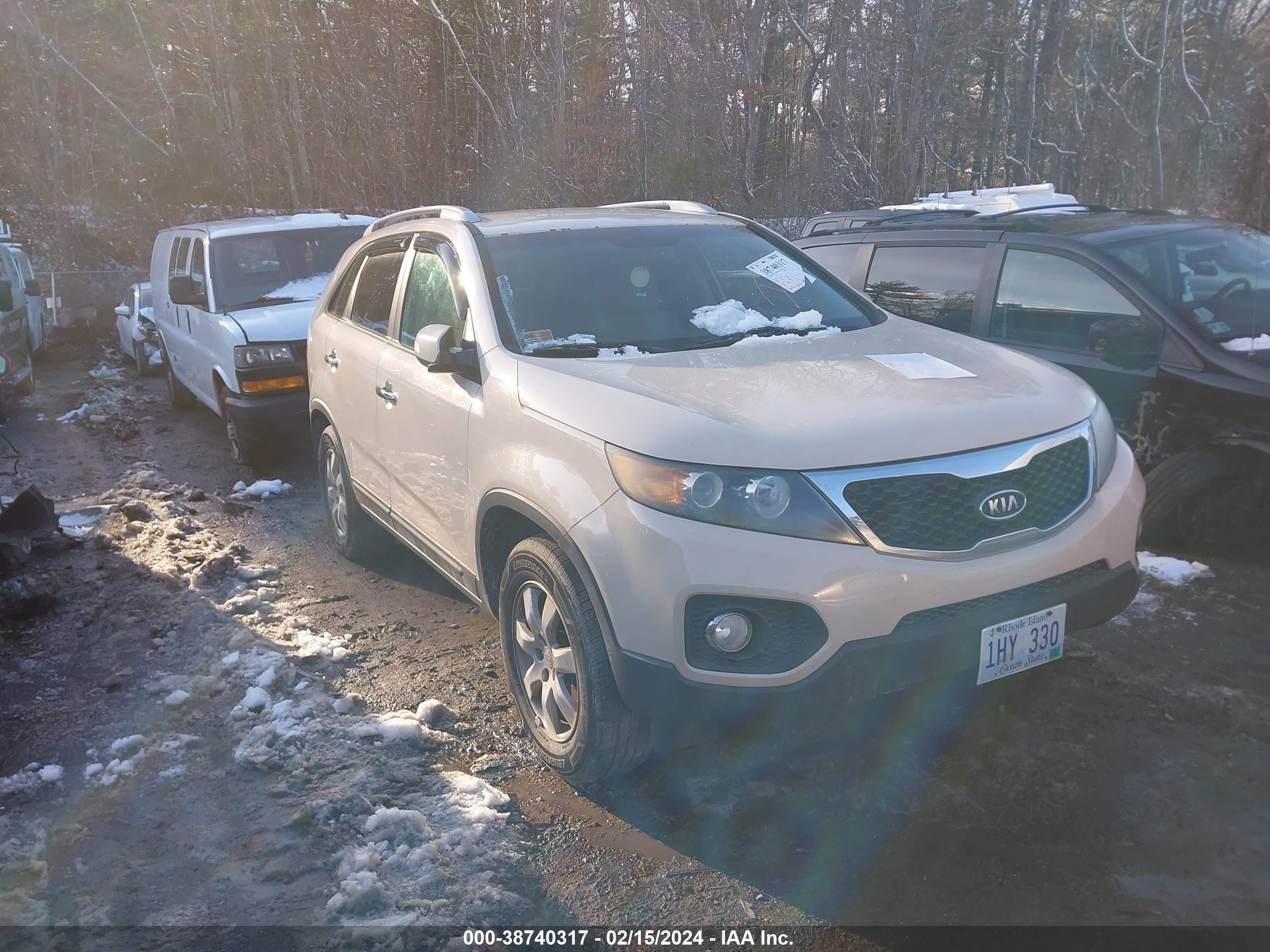 Photo 0 VIN: 5XYKT4A1XBG118066 - KIA SORENTO 