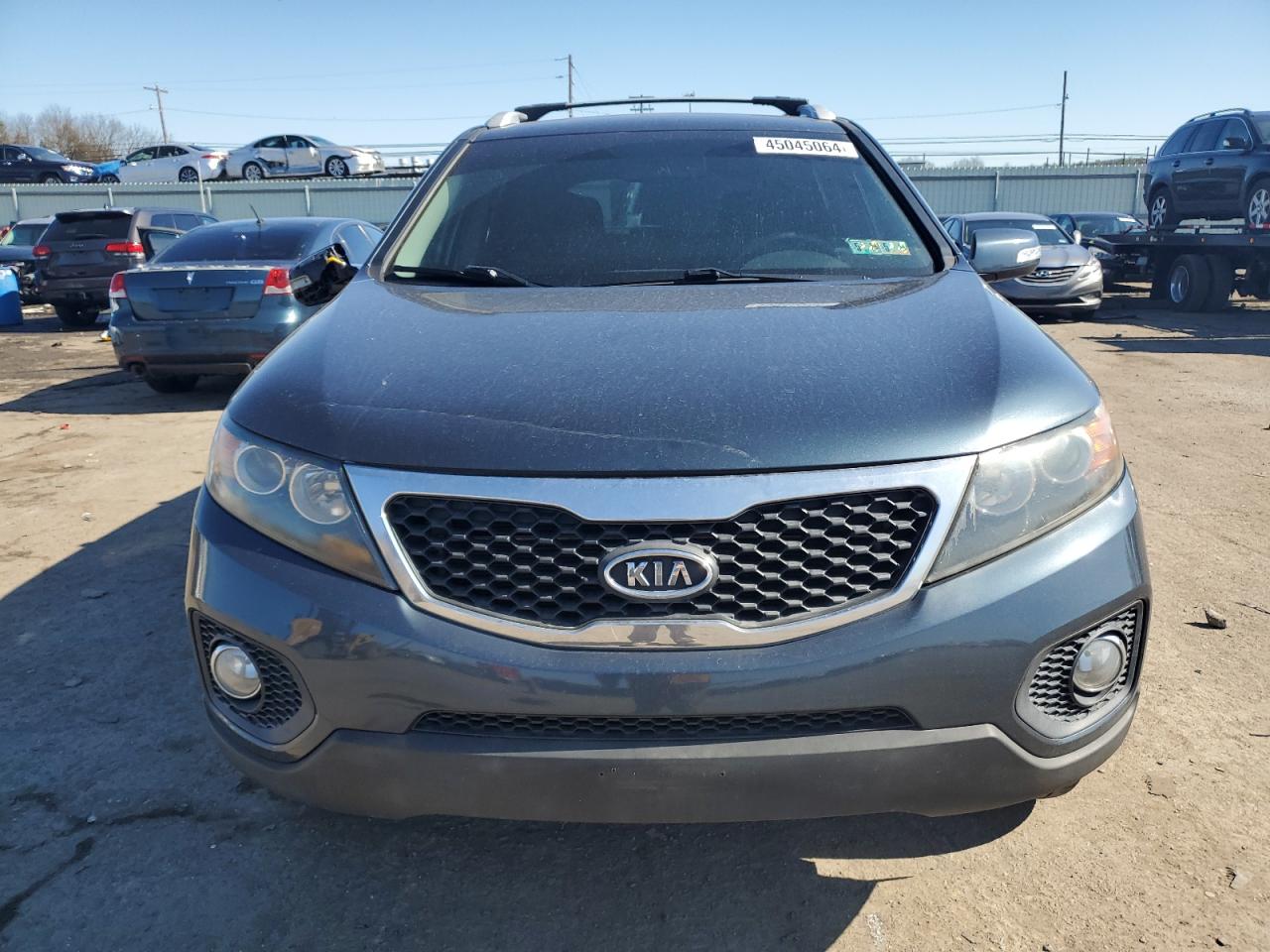 Photo 4 VIN: 5XYKT4A1XBG181927 - KIA SORENTO 