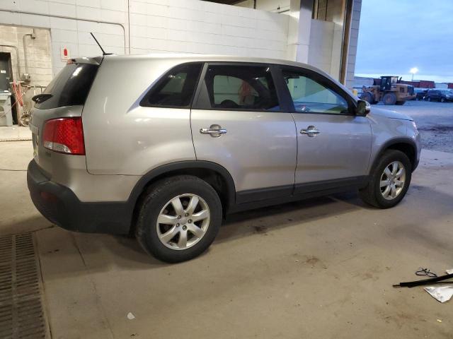 Photo 2 VIN: 5XYKT4A1XDG322661 - KIA SORENTO 