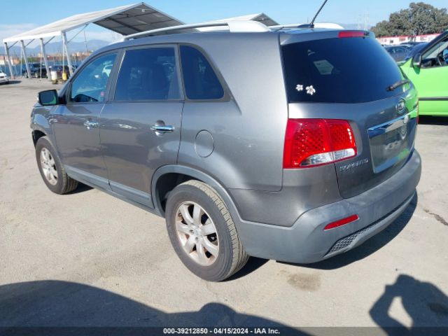 Photo 2 VIN: 5XYKT4A20BG136083 - KIA SORENTO 