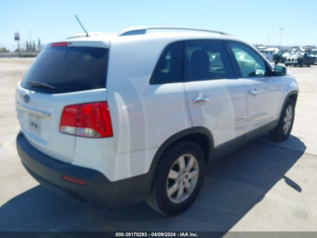 Photo 3 VIN: 5XYKT4A20CG297499 - KIA SORENTO 