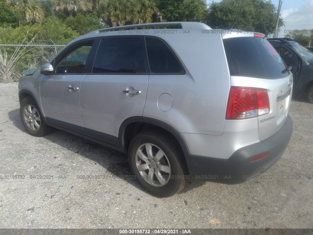 Photo 2 VIN: 5XYKT4A20DG404200 - KIA SORENTO 