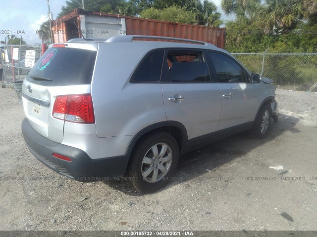 Photo 3 VIN: 5XYKT4A20DG404200 - KIA SORENTO 