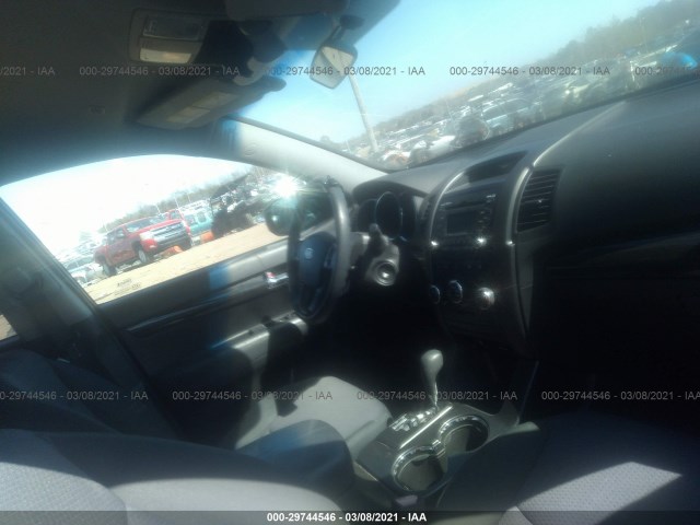 Photo 4 VIN: 5XYKT4A21BG160750 - KIA SORENTO 