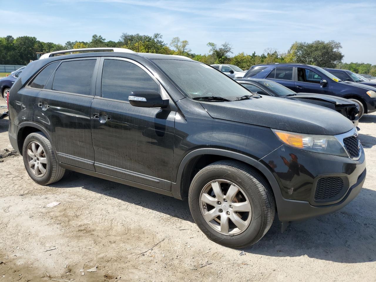 Photo 3 VIN: 5XYKT4A21CG241801 - KIA SORENTO 