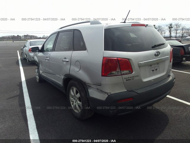 Photo 2 VIN: 5XYKT4A21DG418834 - KIA SORENTO 