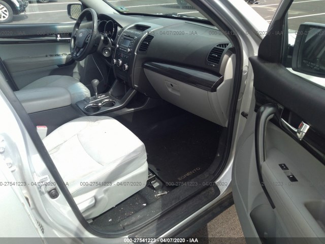 Photo 4 VIN: 5XYKT4A21DG418834 - KIA SORENTO 