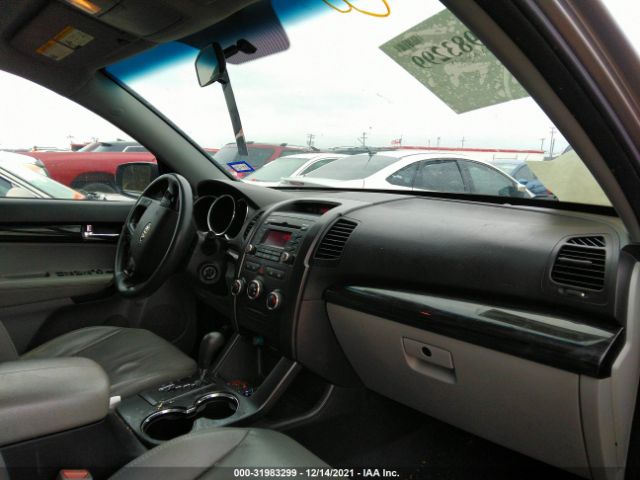 Photo 4 VIN: 5XYKT4A22BG046692 - KIA SORENTO 