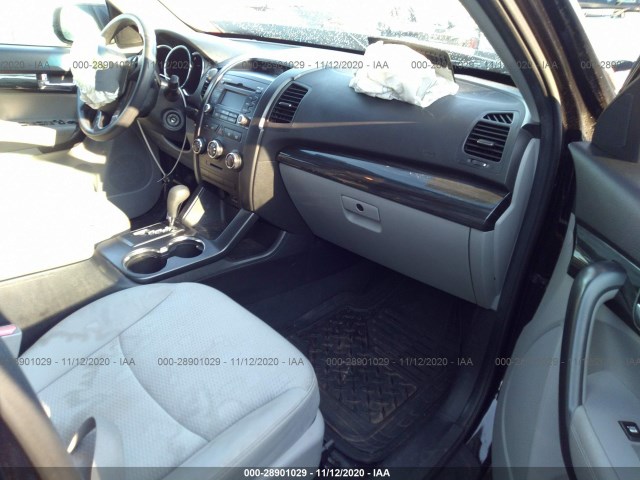 Photo 4 VIN: 5XYKT4A22BG160840 - KIA SORENTO 