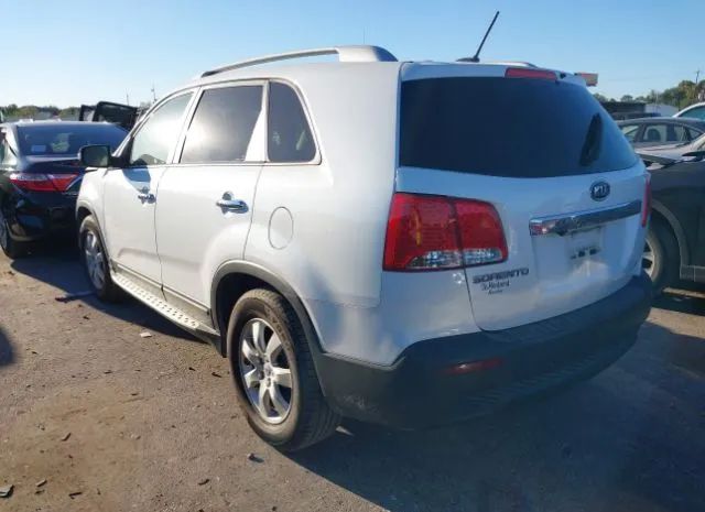 Photo 2 VIN: 5XYKT4A22CG226322 - KIA SORENTO 