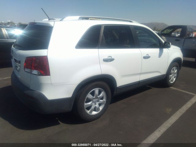 Photo 3 VIN: 5XYKT4A22CG242732 - KIA SORENTO 