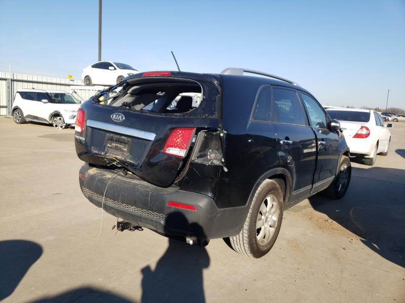 Photo 3 VIN: 5XYKT4A22DG368882 - KIA SORENTO LX 