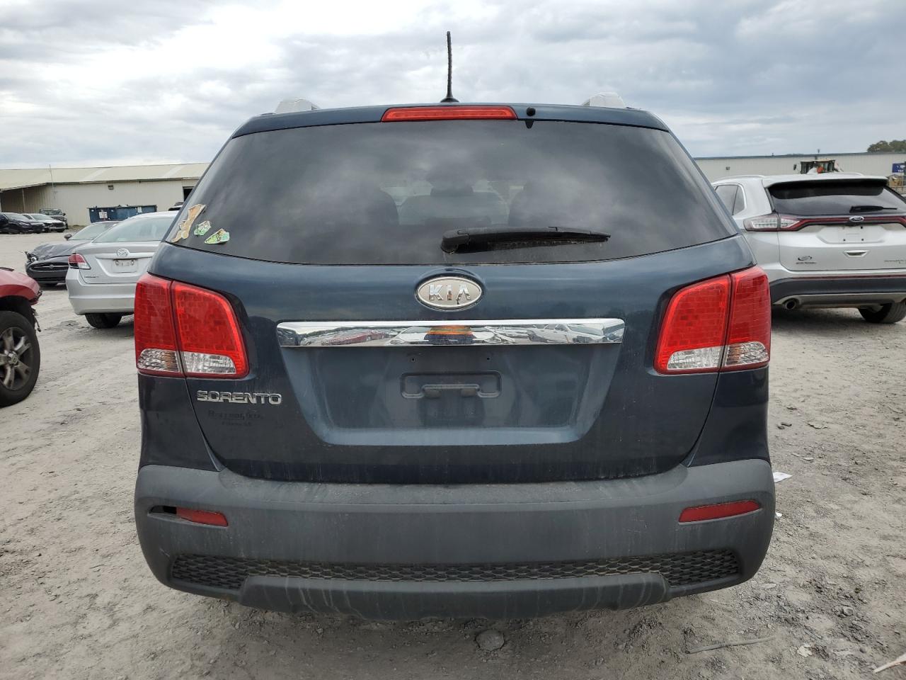 Photo 5 VIN: 5XYKT4A23BG123134 - KIA SORENTO 