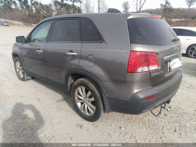 Photo 2 VIN: 5XYKT4A24BG068371 - KIA SORENTO 