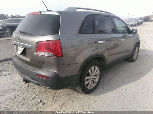 Photo 3 VIN: 5XYKT4A24BG068371 - KIA SORENTO 