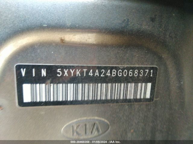 Photo 8 VIN: 5XYKT4A24BG068371 - KIA SORENTO 