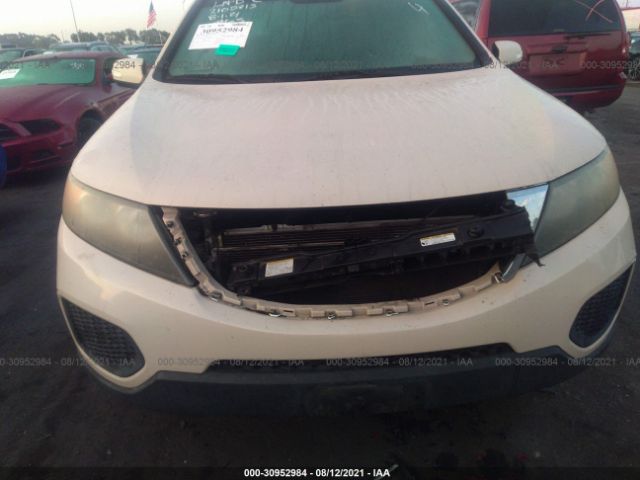 Photo 5 VIN: 5XYKT4A24BG143036 - KIA SORENTO 