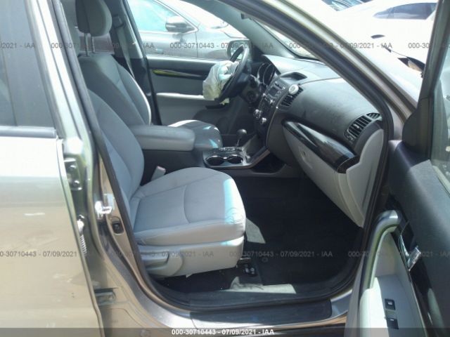 Photo 4 VIN: 5XYKT4A24BG144493 - KIA SORENTO 