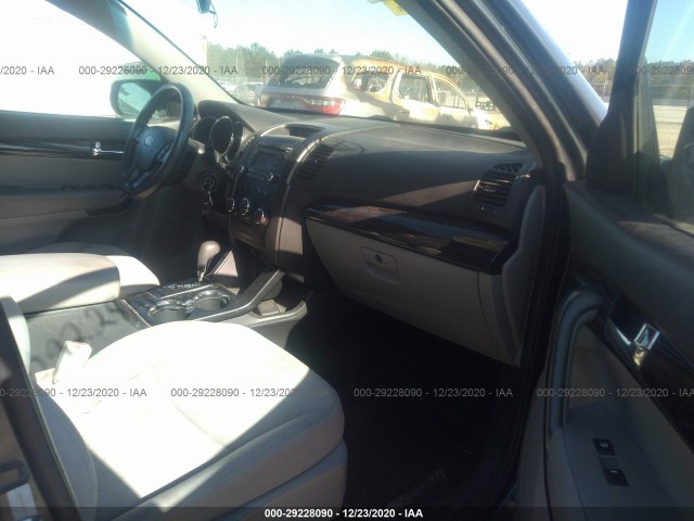 Photo 4 VIN: 5XYKT4A24BG175453 - KIA SORENTO 