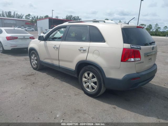 Photo 2 VIN: 5XYKT4A24CG205164 - KIA SORENTO 