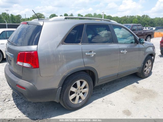 Photo 3 VIN: 5XYKT4A24CG276137 - KIA SORENTO 