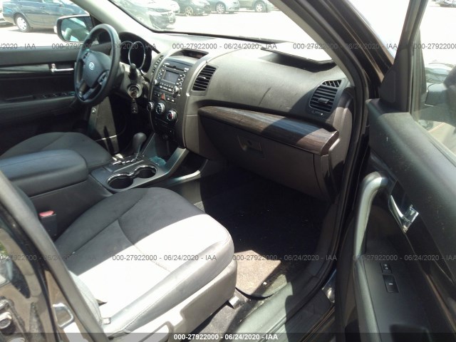 Photo 4 VIN: 5XYKT4A24CG290555 - KIA SORENTO 