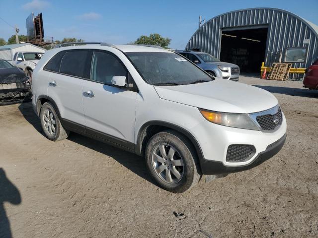 Photo 3 VIN: 5XYKT4A24DG338198 - KIA SORENTO LX 