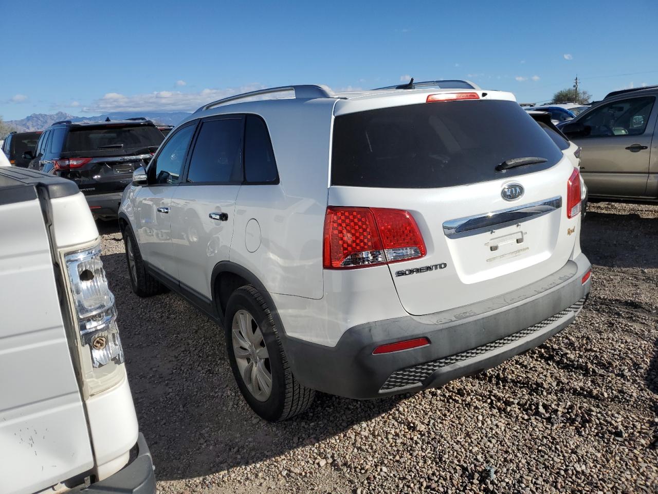 Photo 1 VIN: 5XYKT4A25BG051272 - KIA SORENTO 