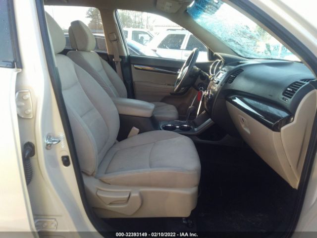 Photo 4 VIN: 5XYKT4A25BG117299 - KIA SORENTO 