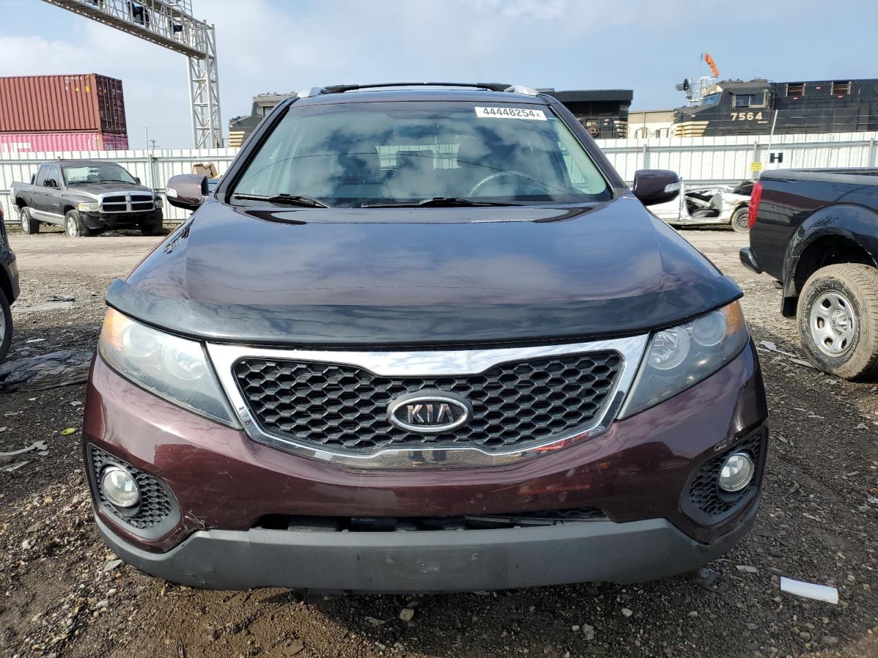 Photo 4 VIN: 5XYKT4A25BG165501 - KIA SORENTO 